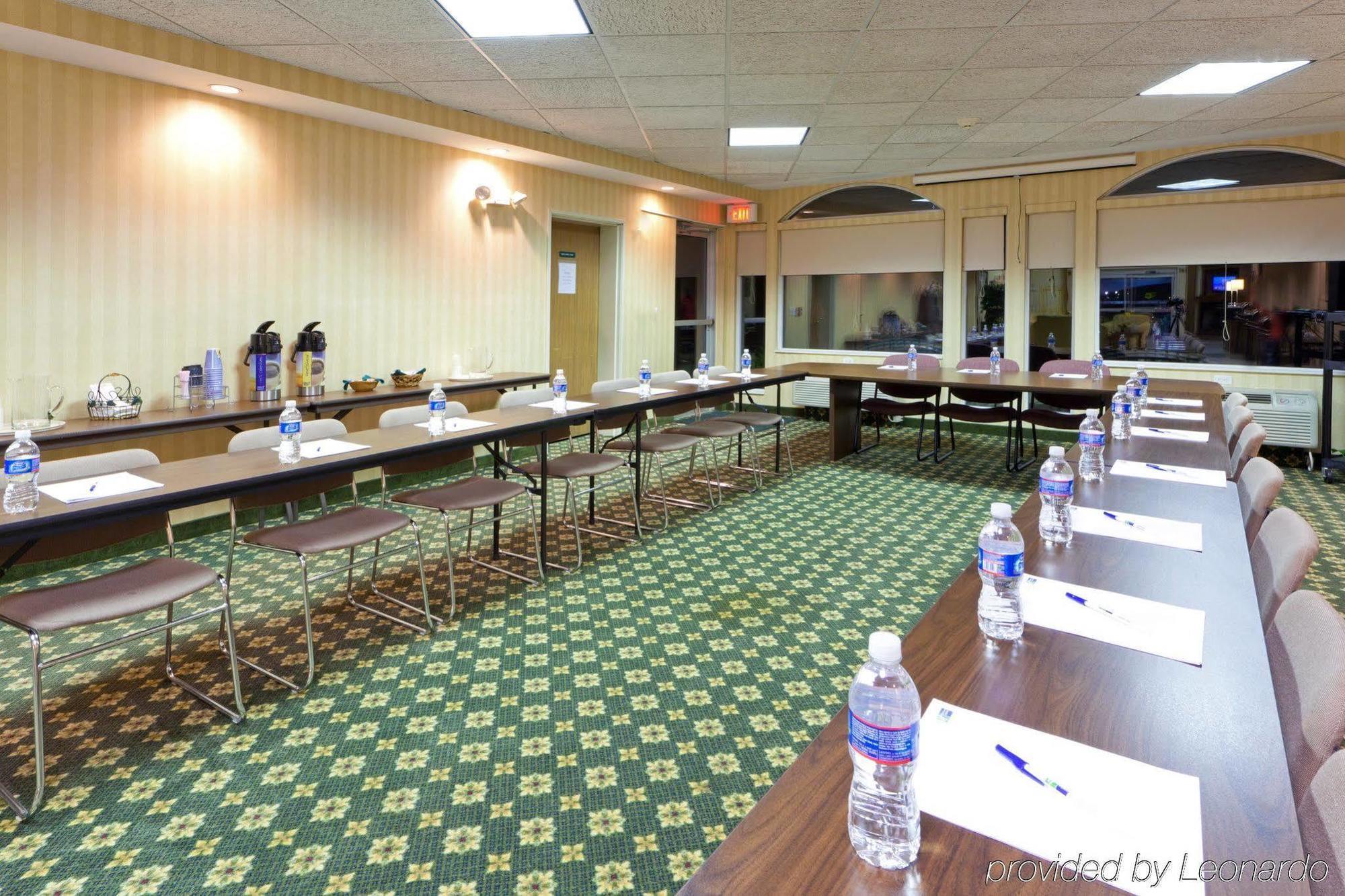 Holiday Inn Express Irwin Pa Tpk Exit 67 By Ihg Экстерьер фото