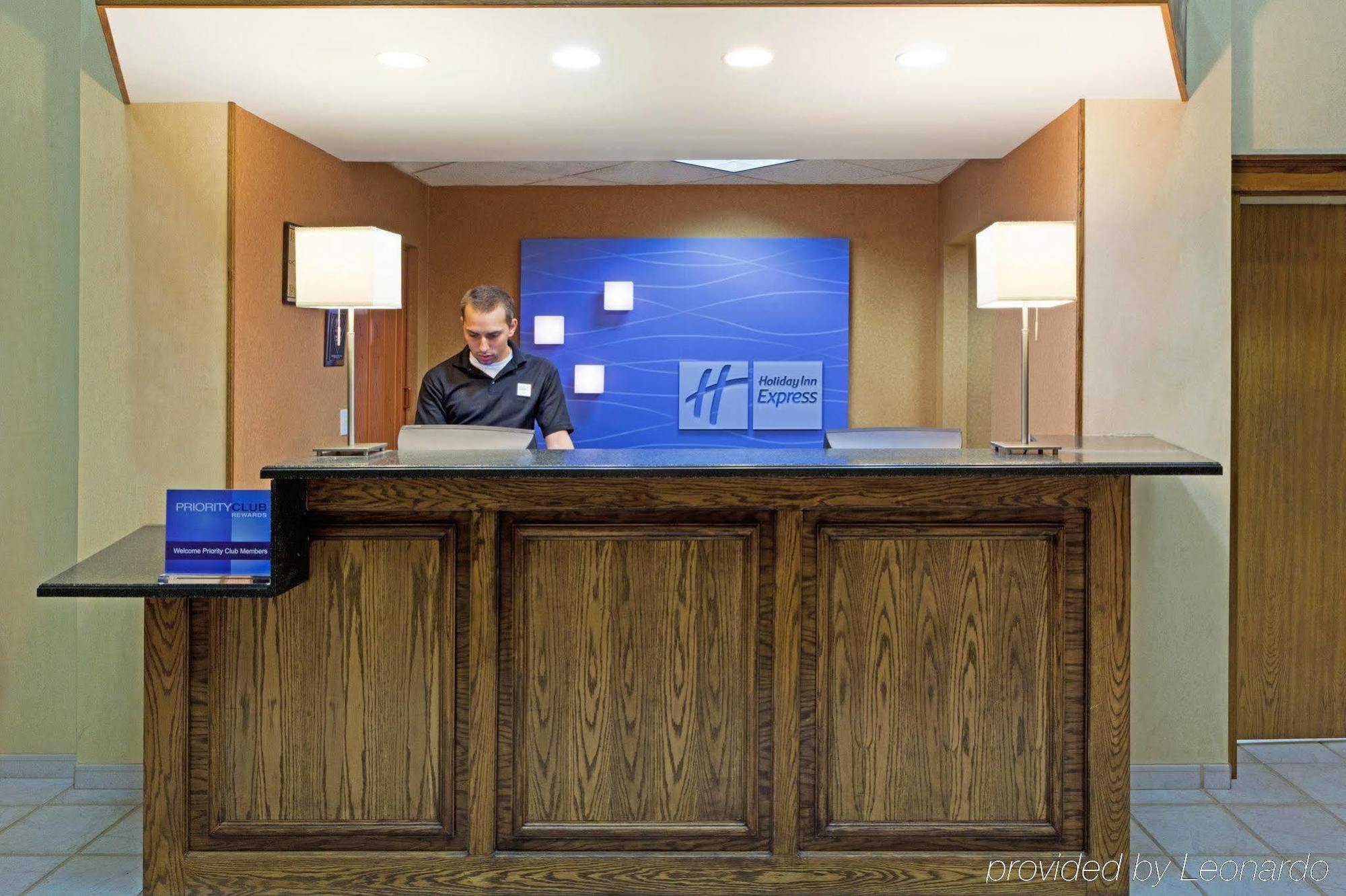 Holiday Inn Express Irwin Pa Tpk Exit 67 By Ihg Экстерьер фото